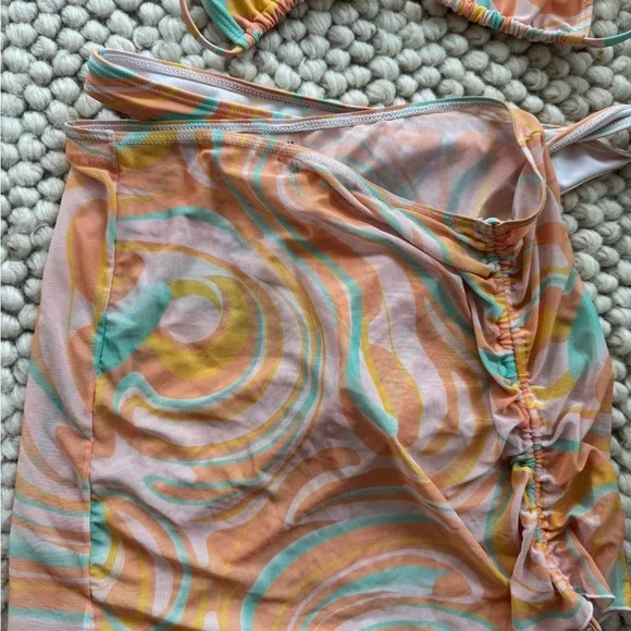 SHEIN Multicolor Swirl Bikini - Picture 3 of 5